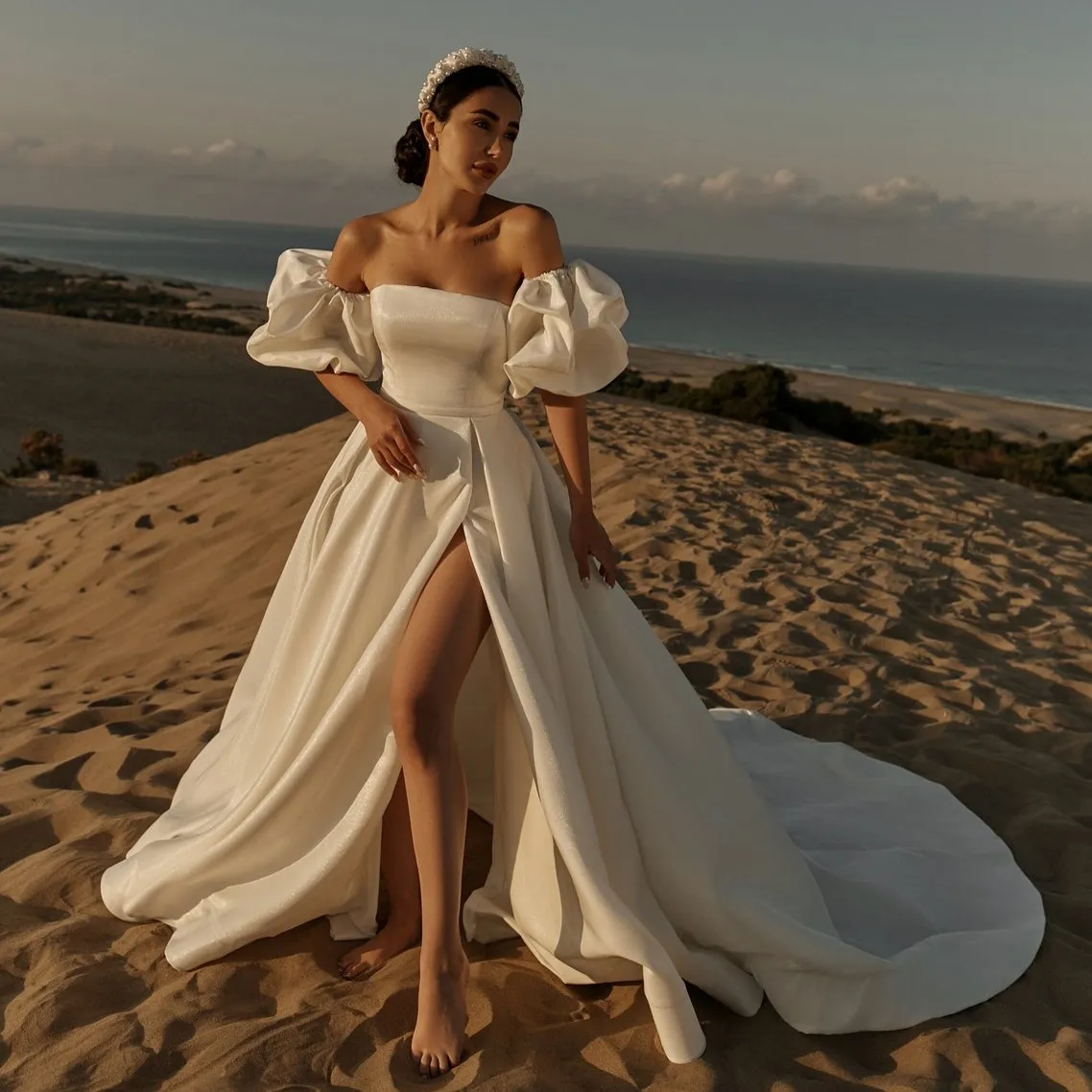 Ivory Beach Wedding Dresses Side Split Bridal Gowns Strapless Neckline With Short Sleeves A Line Sweep Train Satin Vestido De Novia