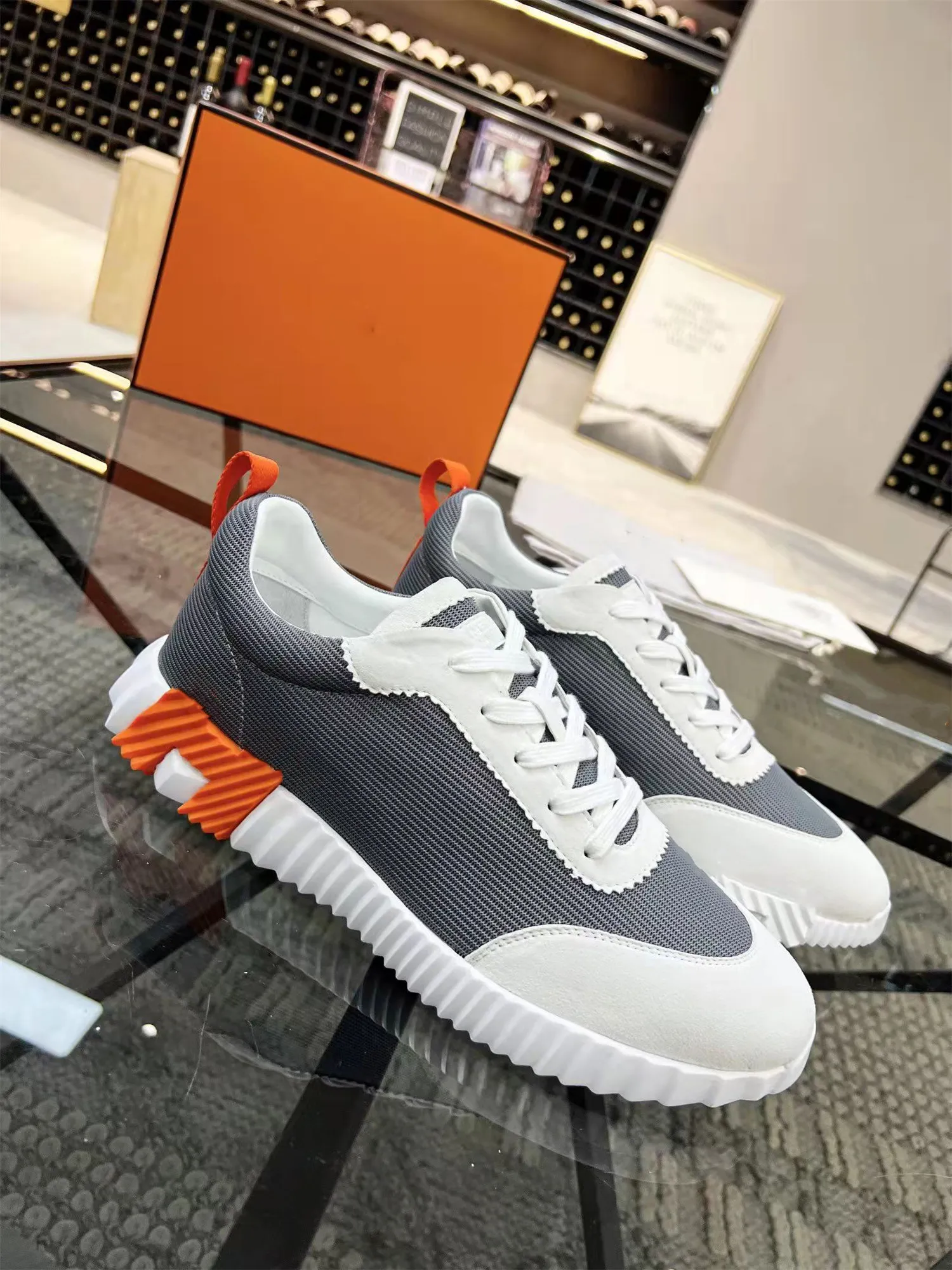 Män avslappnade skor studsande sneakers teknisk sport sneaker mocka getskinn ljus ensamma tränare Italien varumärken mäns avslappnad gångstorlek38-46.box