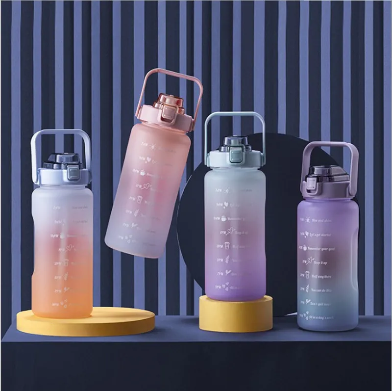 Bouteille d'eau sport extérieur portable, grande capacité, plastique avec  paille - Chine Bouteille d'eau et bouteille prix