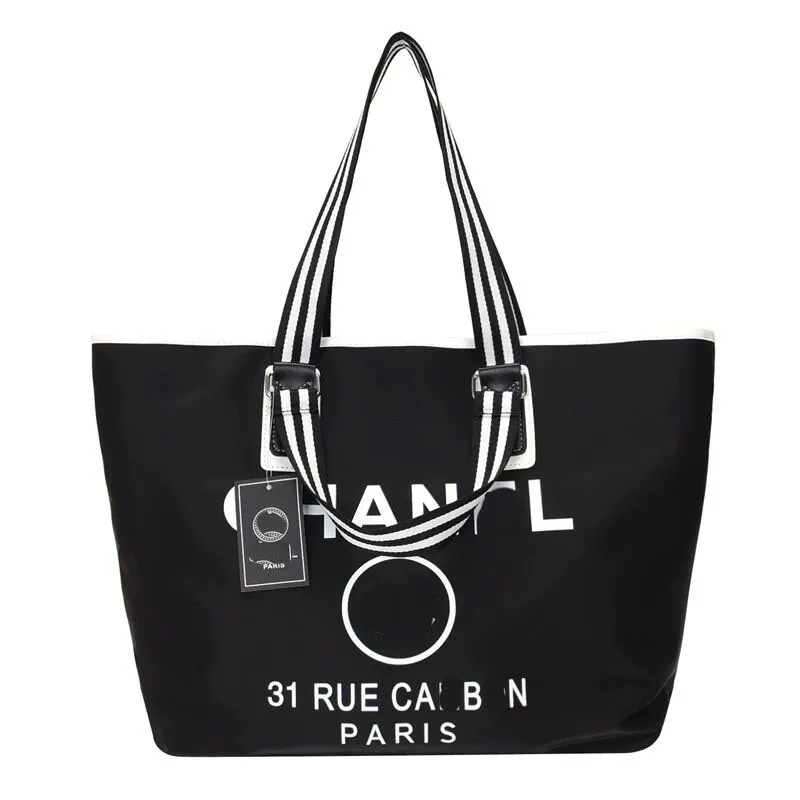 ★TOUT Y EST★ Casually boxy shopper bag 53 llic nylon s UTC096NATKUS_SACCOMMISSIONS_FA