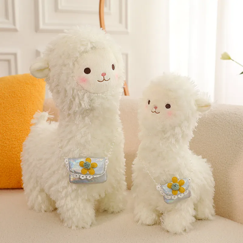 Cartoon Doll Alpaca Plush Toy For Kids Kawaii Får mjuk och söt liten lammflicka som sover med kudde grossist