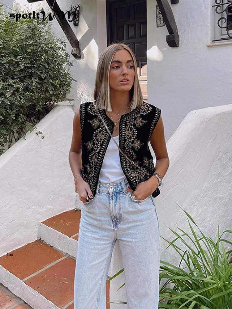 Gilet brodé femme sale