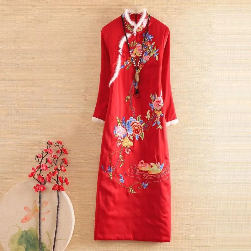 Etnische kleding Hoogwaardige vrouwen Qipao Autumn en Winter Royal Embroidery Vingtage Elegant Lady Warm Cheongsam Dress S -xxl