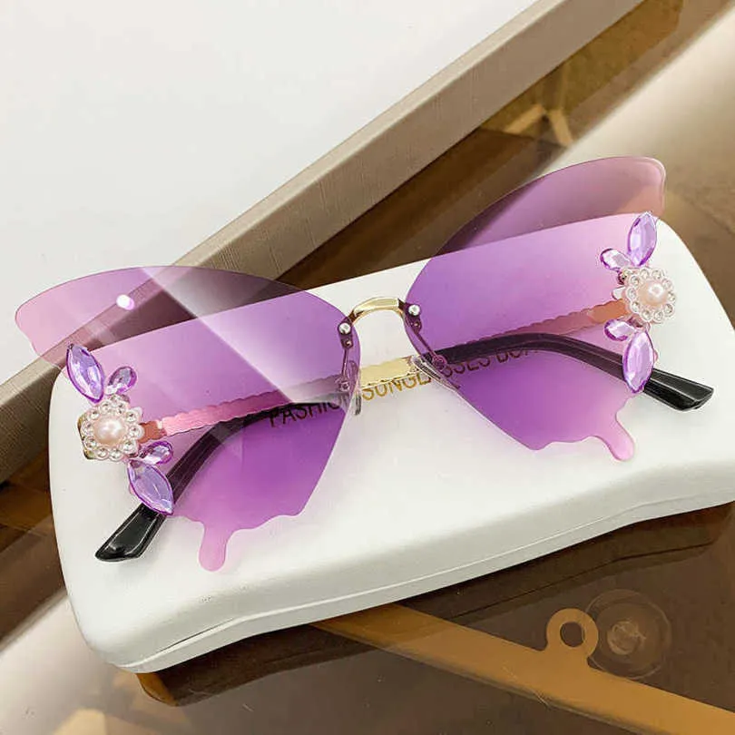 10% rabatt på lyxdesigner Nya herr- och kvinnors solglasögon 20% rabatt på Ball Butterfly Diamond Framed Female Trend Street Photo Protection