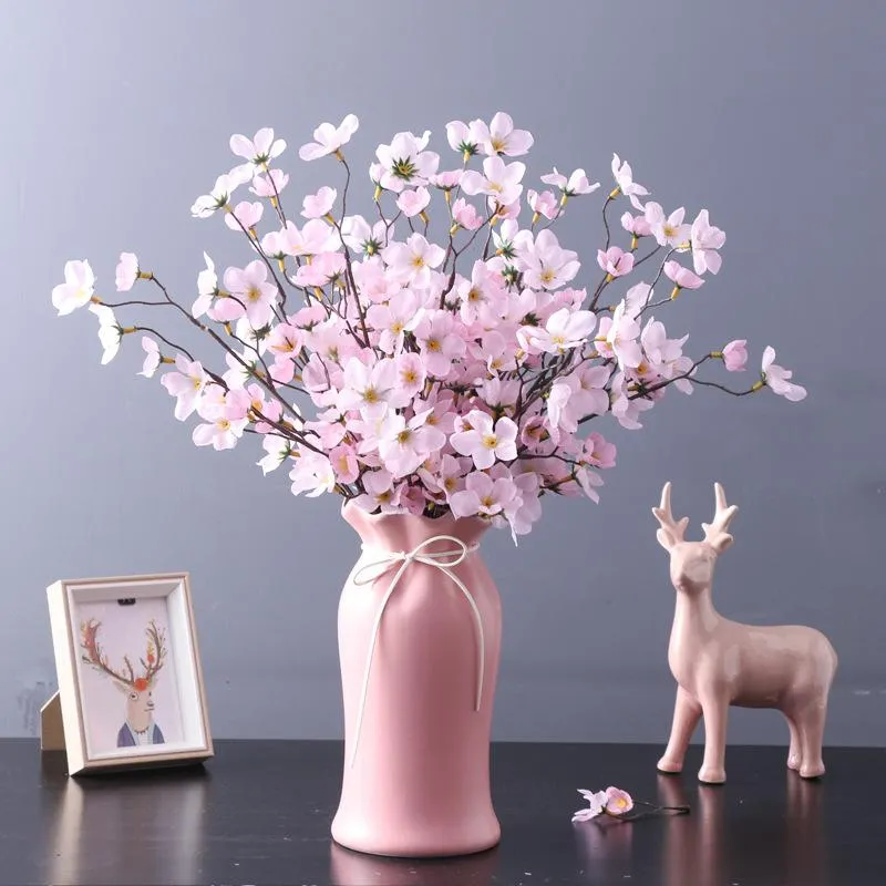 Flores decorativas grinaldas 50 cm Um monte de 6 garras artificiais Blossom Branches Home Decoration Silk Wedding Landing Cherry