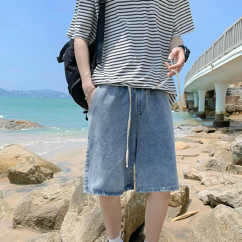 Herr shorts sommar dragkonstruktion rak korta jeans män koreansk mode ljus blå baggy wide-ben student casual denim shortsmen's