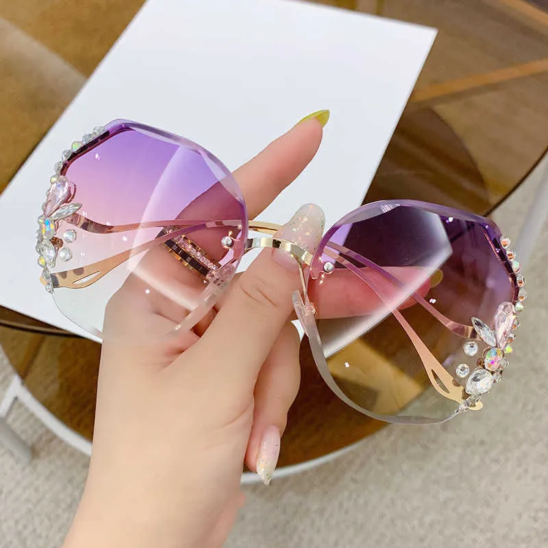 Disenador De Lujo Nuevas Gafas De Sol Para Hombres Y Mujeres 20 De Descuento Sin Marco Recortado Moda Cara Grande Malla Delgada Gafas De Diamante Rojo Edicion Coreana De 12 24 DHgate