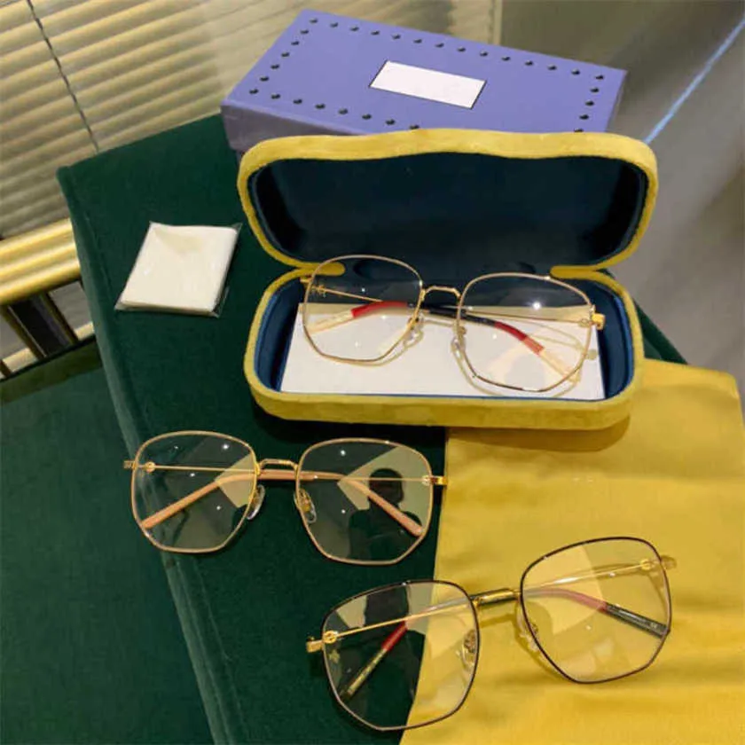 40% rabatt på lyxdesigner Nya män och kvinnors solglasögon 20% rabatt på familjen Netong Samma typ av glasögon oregelbunden polygon myopia ram kan utrustas med examen