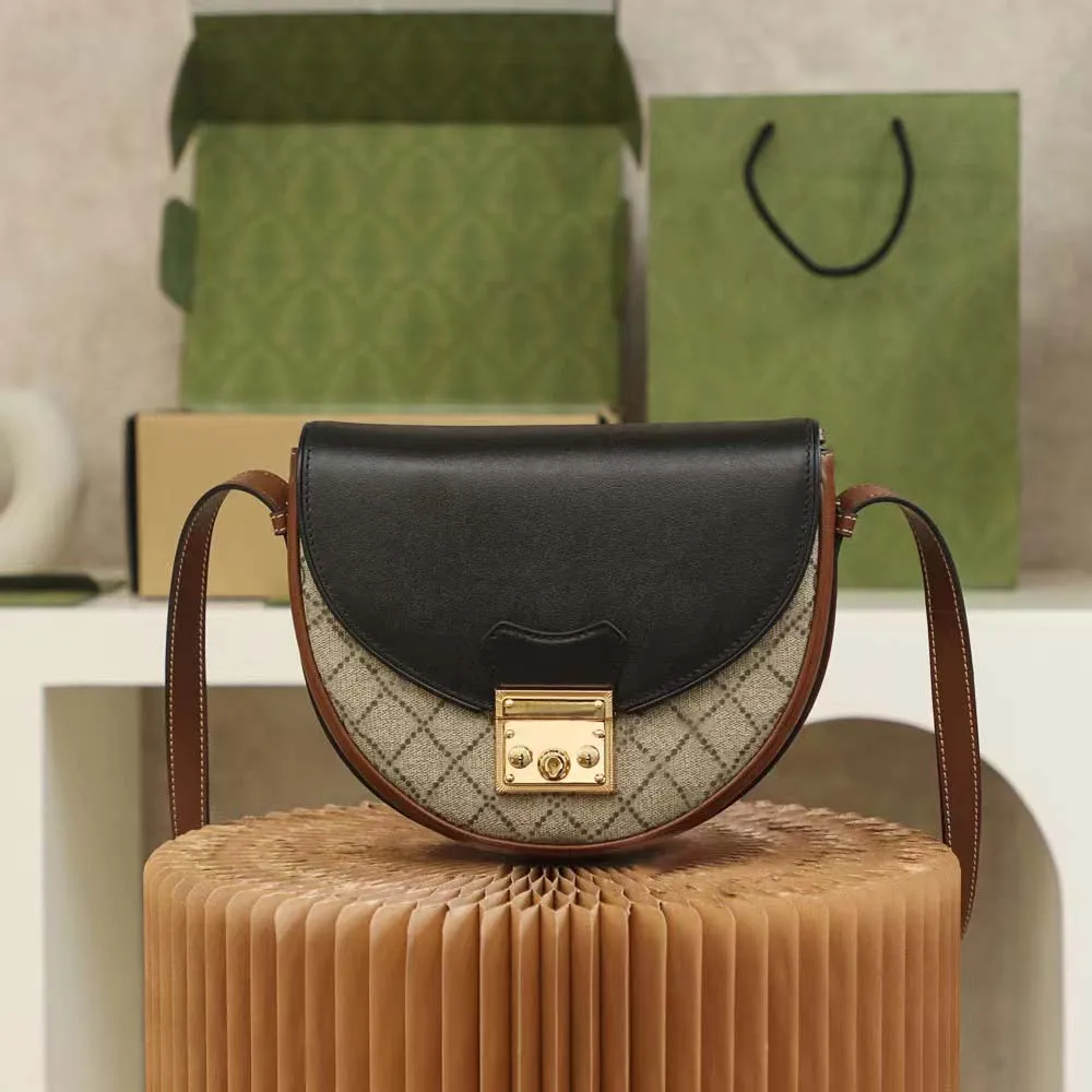 10A top luxury designer leather quilted wallet with moon shape 22cm messenger bag shoulder bag wallet Moon bag Moon shoulder bag with box.