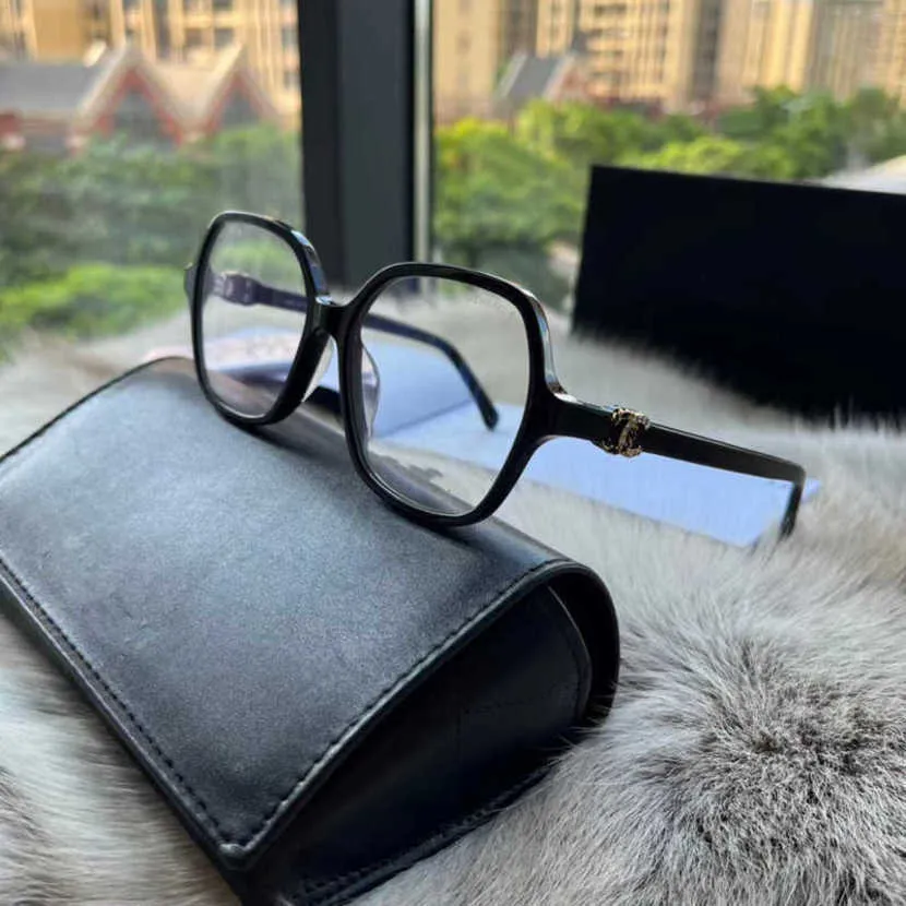 高級デザイナーの新しい男性と女性のサングラス30％オフQuanzhi Longyan Frame Black Plate Myopia Glasses 53 Plain Face Anti Blue Light