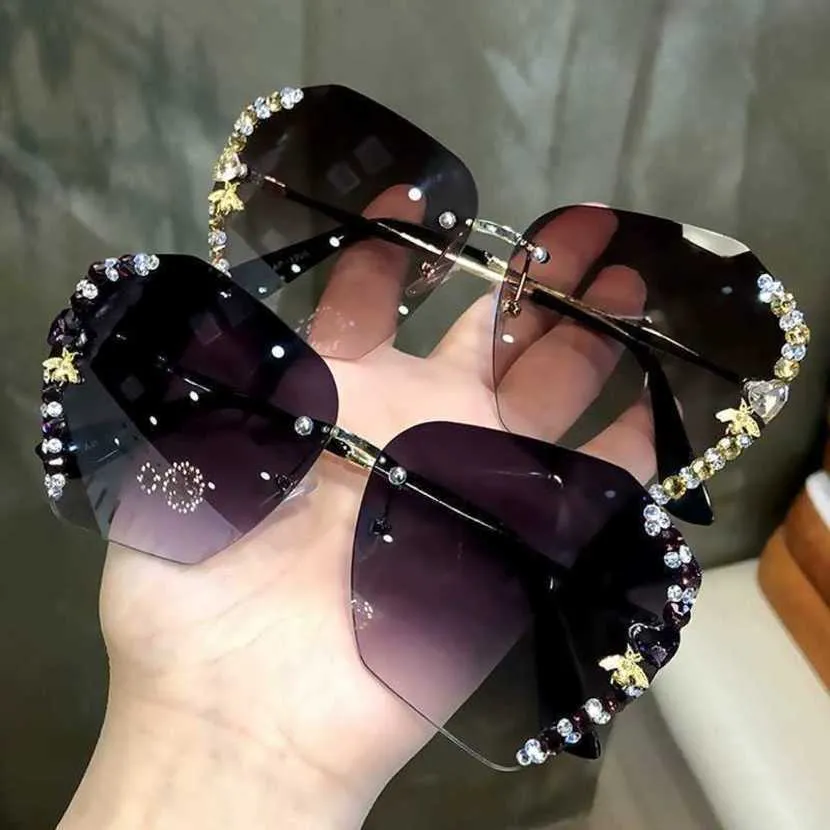 30% OFF Luxury Designer New Men's and Women's Sunglasses 20% Off bee inlaid diamond ins Korean fashion round face thin anti ultraviolet net red