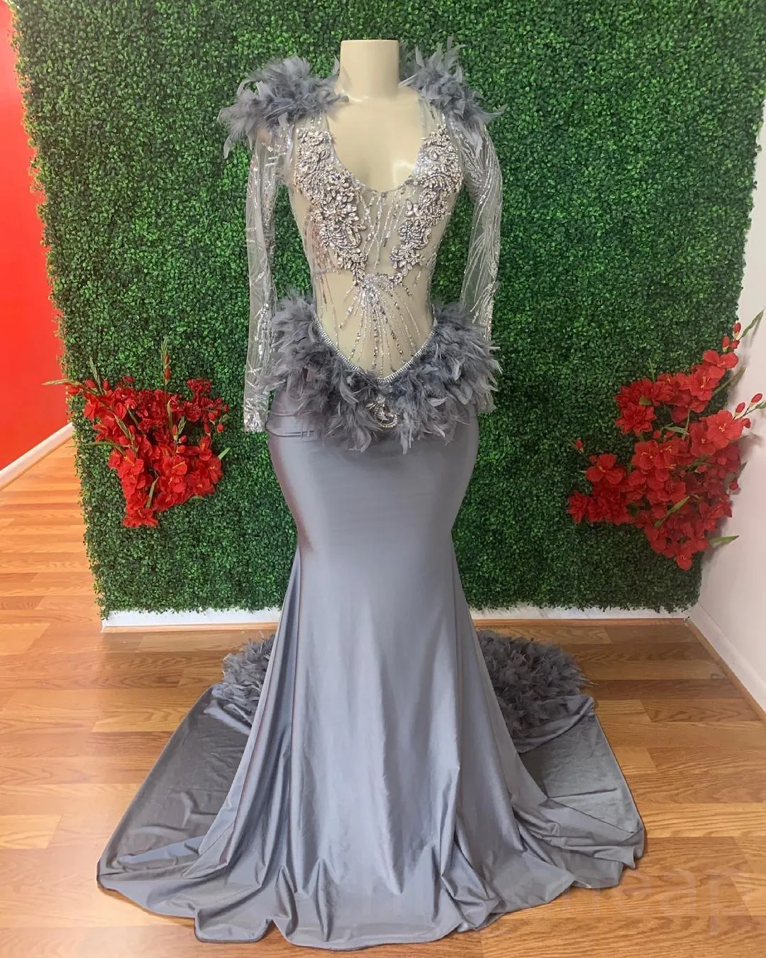 2023 Arabe Aso Ebi Gris Sirène Robes De Bal Plume Perles Cristaux Soirée Formelle Deuxième Réception Anniversaire Robes De Fiançailles Robe ZJ0055