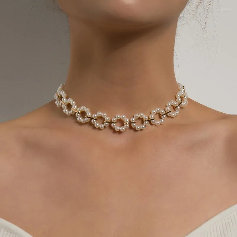 Pale Pink Elegant Faux Pearl Flower Choker Necklace - The Perfect Bridal Accessory for Weddings and Formal Events