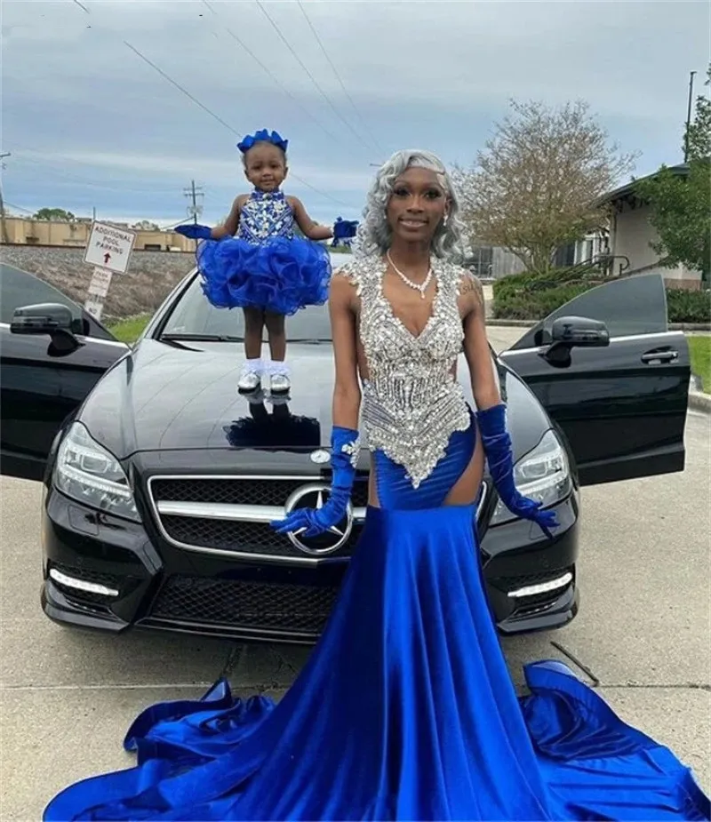 Ny ankomst Royal Blue Mermaid Prom -klänningar med två handskar Kristaller Rhinestones Formell festklänning Robe de Bal