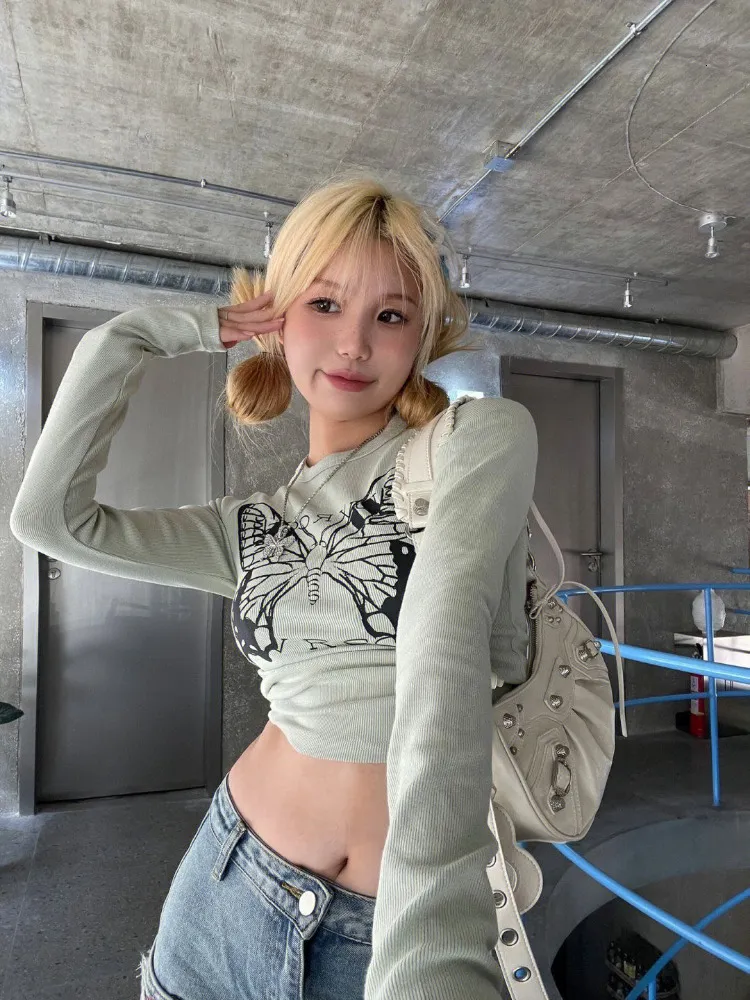 女性の Tシャツ HOUZHOU Y2K ヴィンテージグリーン長袖 Tシャツ Kpop クロップトップス Egirl 9s 美的ストリートスリム Tシャツ女性コルセット 23327