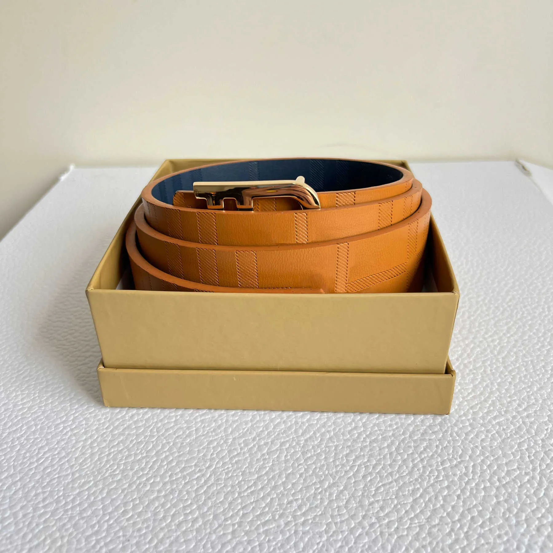 Cintura di design di lusso Cintura classica in pelle da uomo in tessuto goffrato 3,8 cm Cinture da donna con fibbia liscia a doppia faccia Pelle bovina premium 18 opzioni