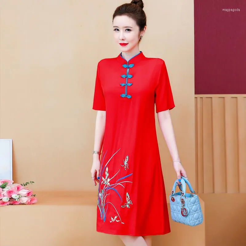 エスニック服2023夏のファッションオリエンタル中国伝統女性QIPAO半袖レッドプラスサイズCheongsam Embroidery Mini