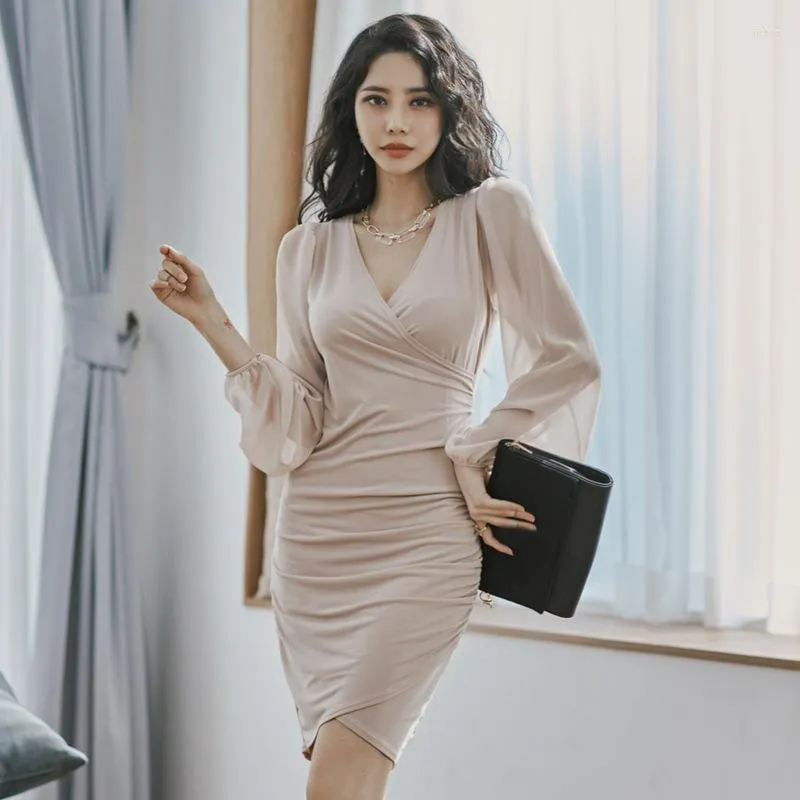 minimalist linen dress Elegant Linen Midi Dress – Minimalist Fit & Flare Summer main image 0