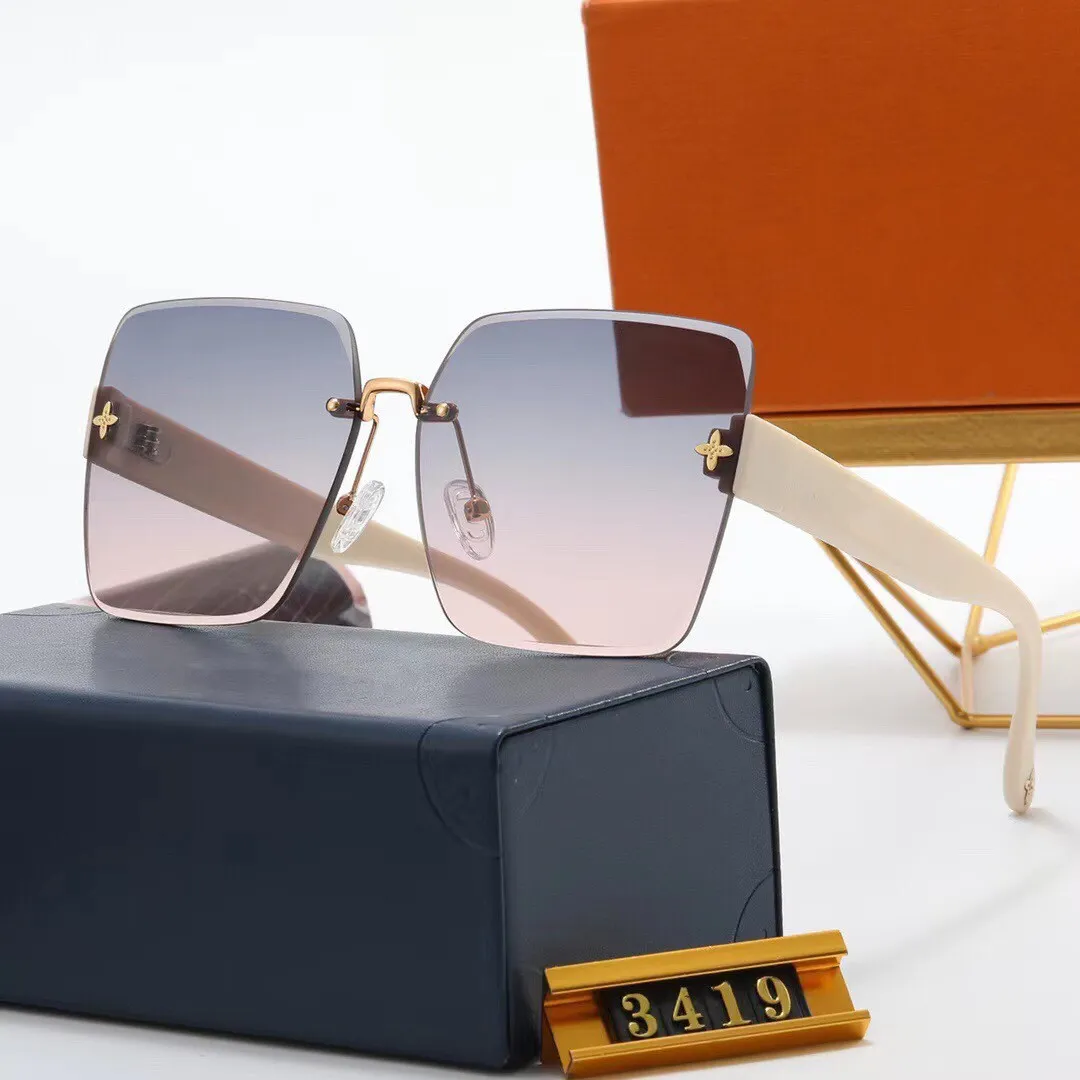 Premium Polarized Sunglasses: Classic Unisex Design, UV400  display picture 1