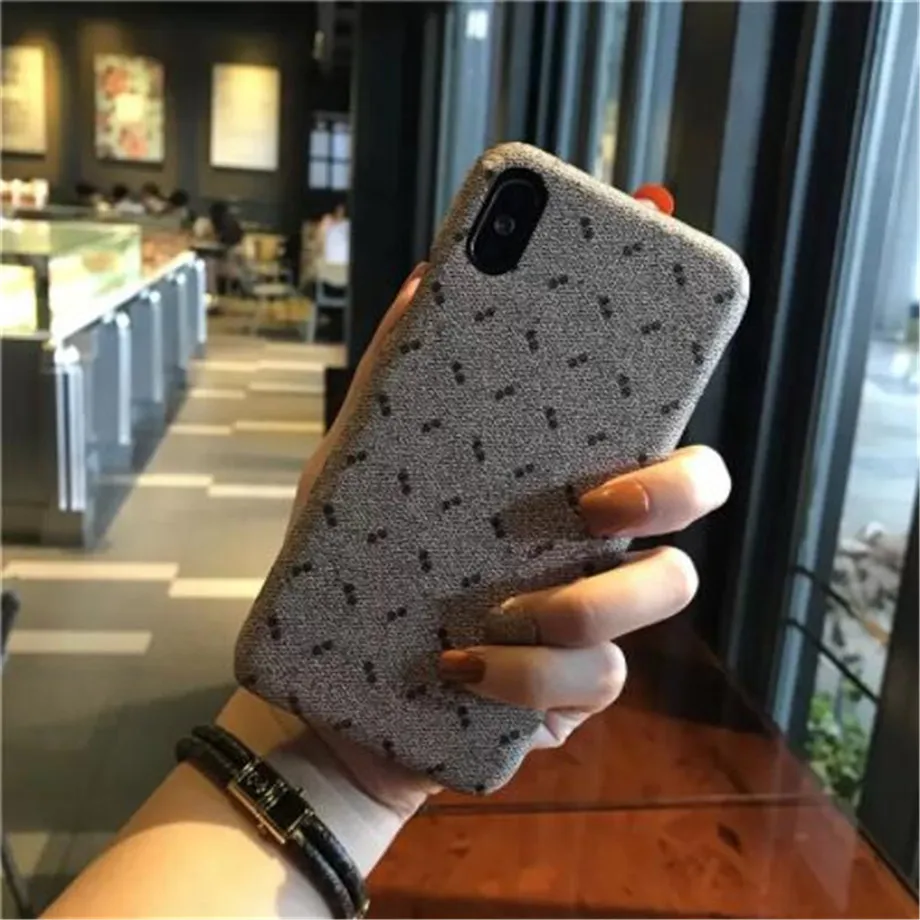 مصممي المصممين Classic Stripe Phone Face for iPhone 15 14 Pro Max 15 Pro 14plus 13 12pro 11pro 13 12 11 7 8 XR Galaxy S24 S23 S22 S21 Note 20 10 Phone Cover