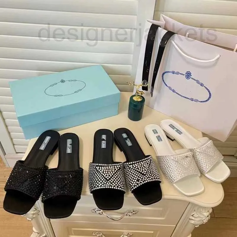 Slippers designer vår sommar ny produkt triangel röd stjärna med strass kattunge häl hög mesh platt tg8k