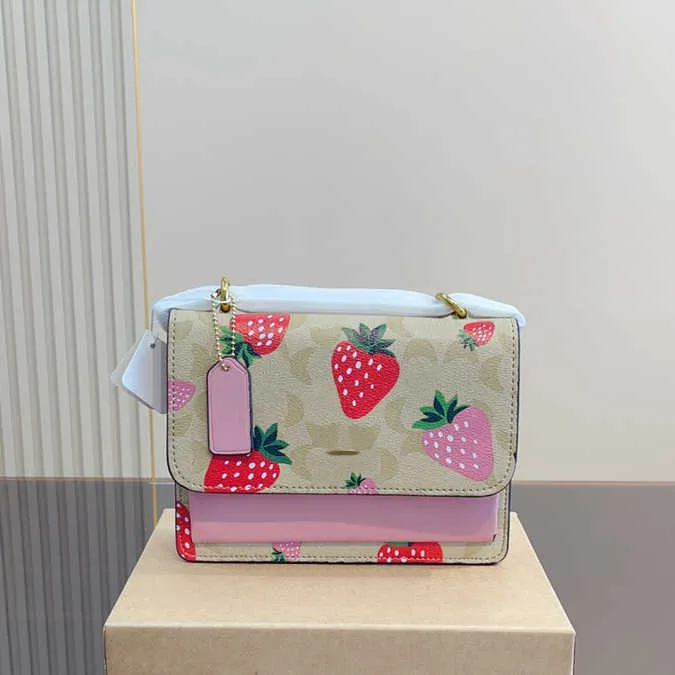 HOT Strawberry Pattern Designer Bag C Print Women Shoulder Bags Leather Luxurys Handbag Woman Chain Crossbody Bags Fashion Trend C Letter Purse