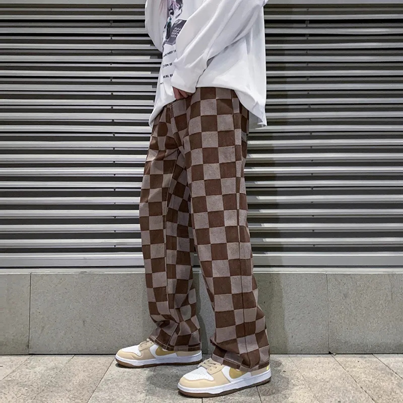 Męskie dżinsy wiosna męskie Brown Check Print workowane dżinsy koreańskie mody streetwear jeanse dżinsowe spodnie proste spodnie męskie marka 230329