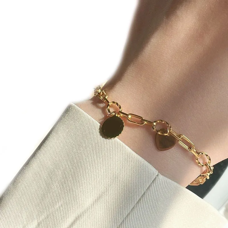Bracciale di design di alta qualità in oro 18 carati, braccialetto d'amore fortunato, regalo regolabile da donna, che dona temperamento all'ingrosso di gioielli all-in-one