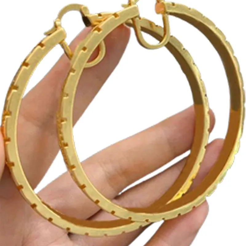 Brincos de argola femininos Designers Brinco de ouro Moda Big Circle Simples Jóias Luxos Letra V Brinco Stud Argolas Atacado 2023