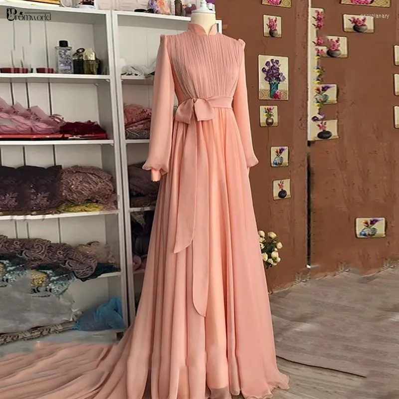 Parti Elbiseleri Kadınlar İçin Pembe Müslüman Akşam 2023 Uzun Kollu Prom Elbise A-line Ruffles Şifon Yüksek Neck Dubai Kaftan Resmi Elbise