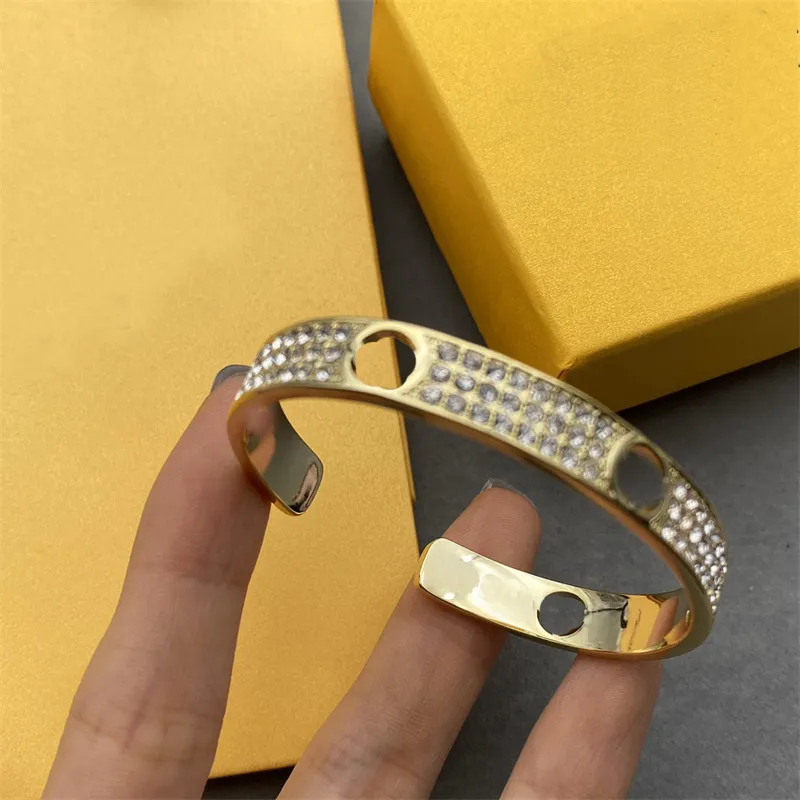 Elegante bracciale da donna Sense in acciaio inossidabile Bracciale dorato con diamanti intarsiati Lettere Gioielli Regalo di lusso Bracciale rigido aperto