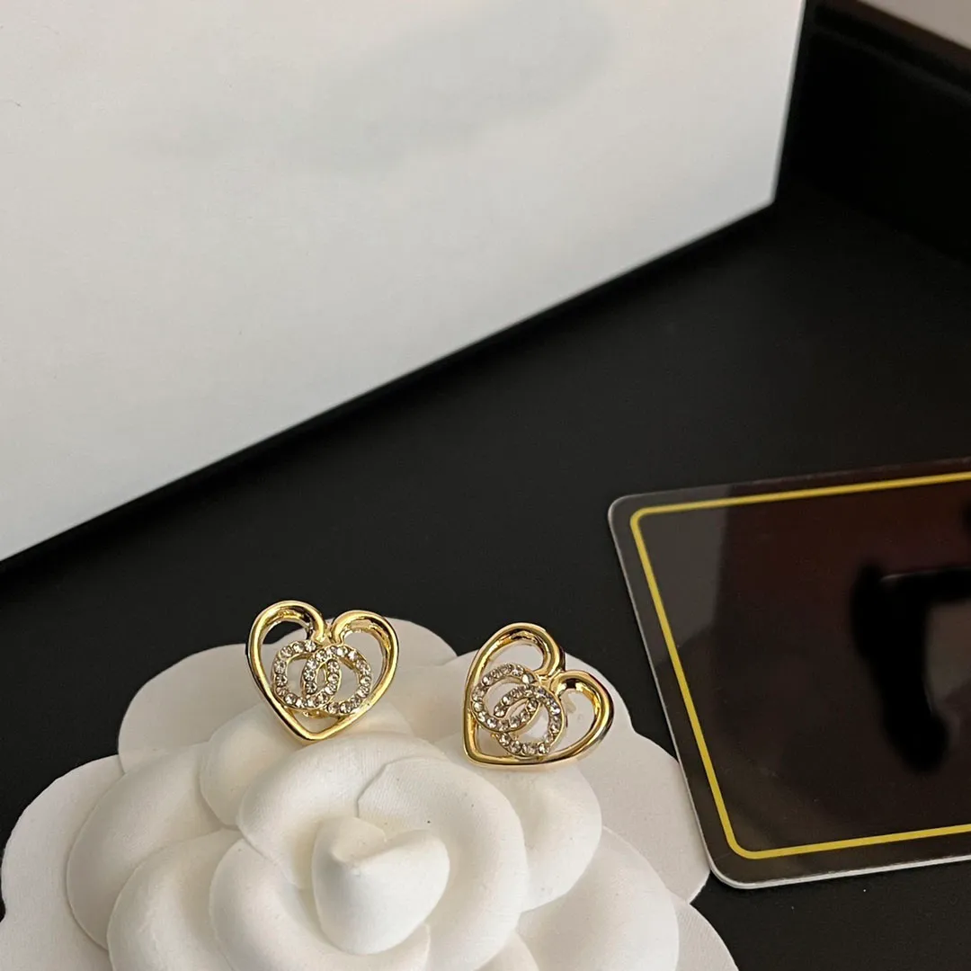 Earings Designer 18K Gold Plated Fashion Film Women Jewelry Gifts for Friends Memorial Day Noivado Lovers