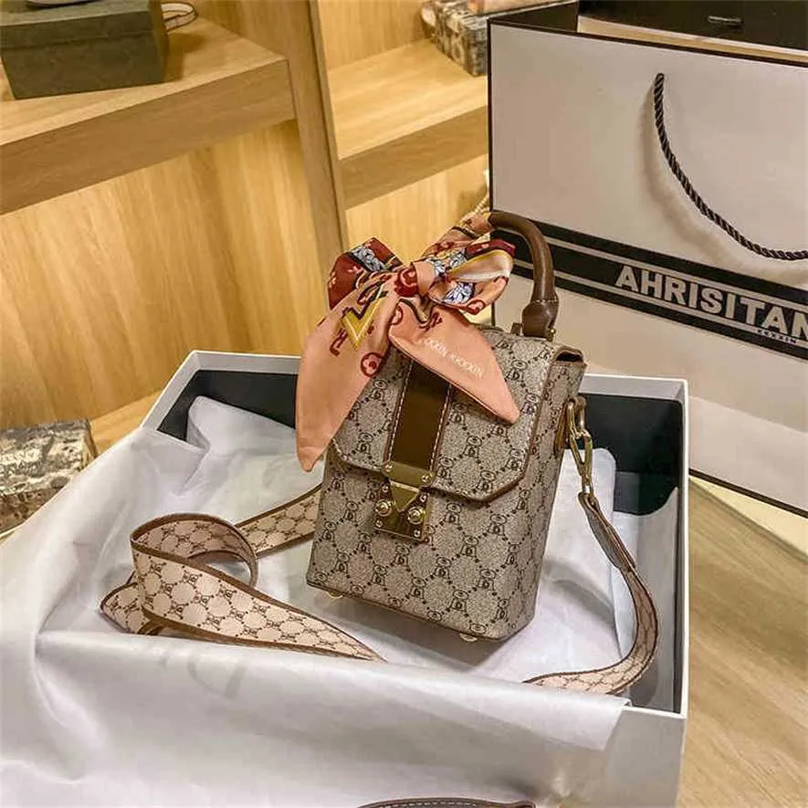 Old handbags cheap for sale