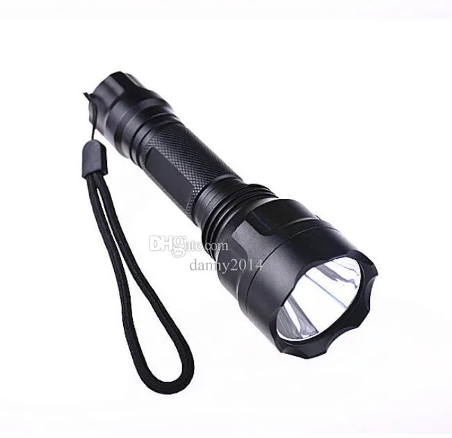 XML T6 LED Flashlight 2000 Lumens Lanterna Brightest Portable Camping Lamp調整可能LEDトーチズーム戦術懐中電灯充電器18650バッテリー