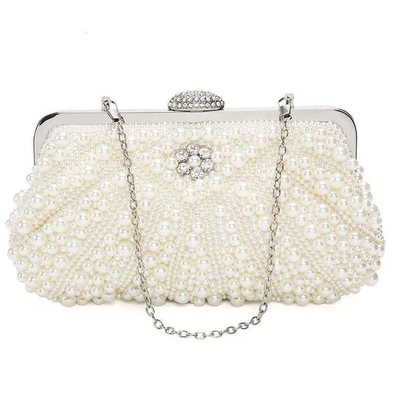 Kvällspåsar Kvinnor Pearl Clutch Purse Handväska för bröllopskedjan Middagsfest 230329