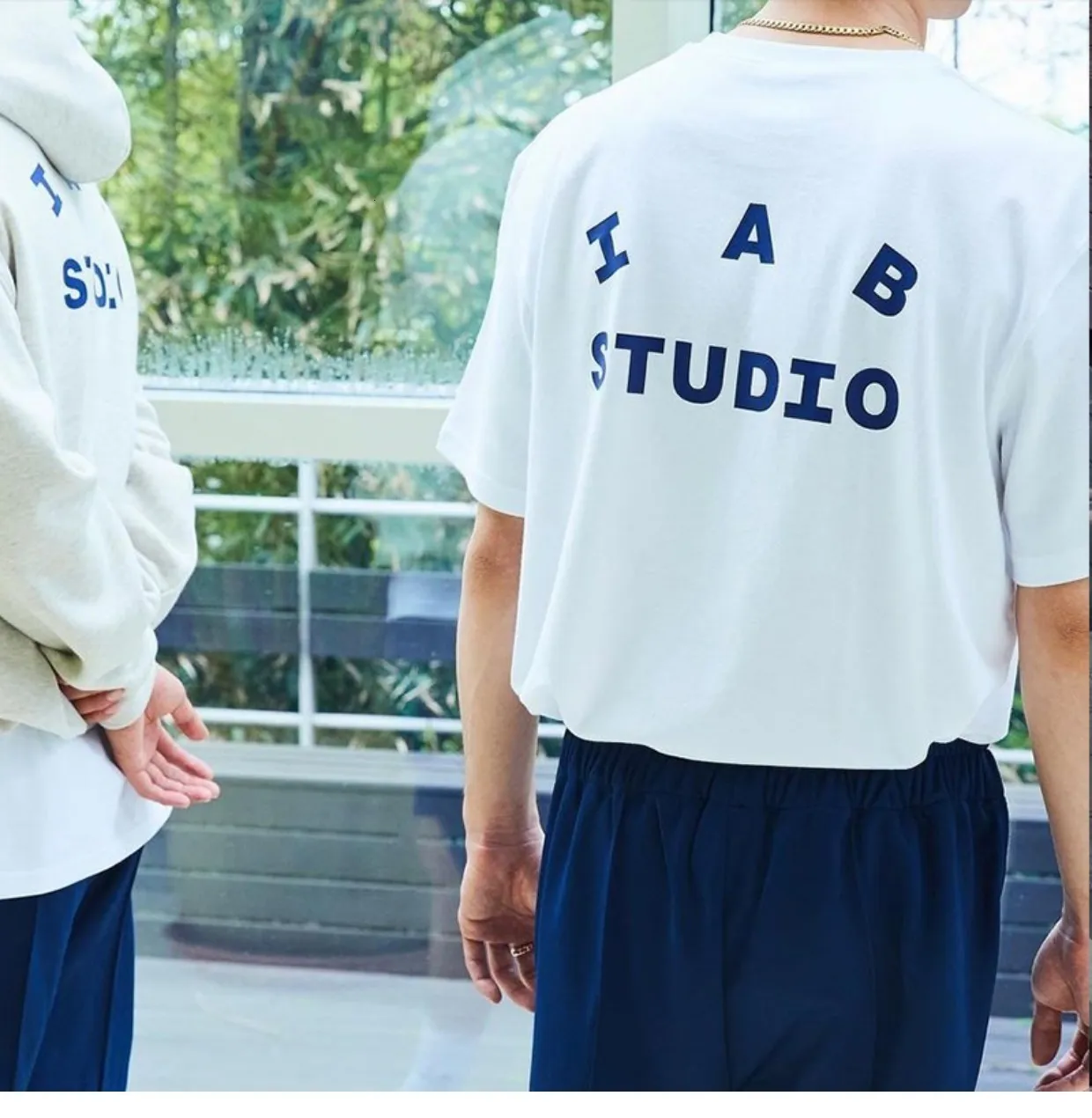 Mens Tshirts Summer IAB Studio Letter Print Korean Bomull Löst mångsidigt manligt par Runda hals Kort ärm Män Tshirt Top Men Streetwear 230330