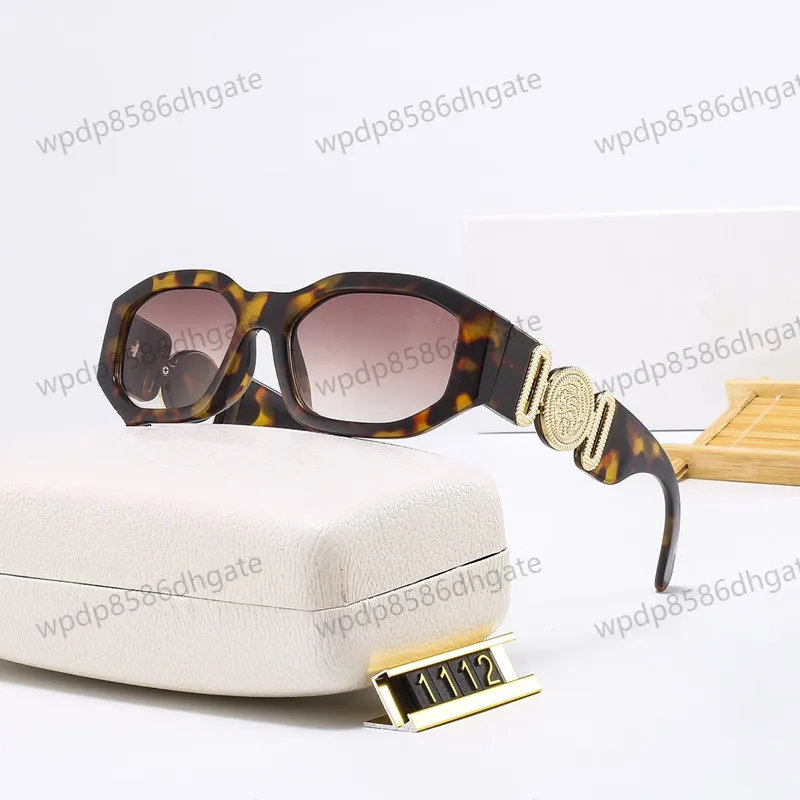 2023 Luxury Small Box Caixa de sol Letra de designer feminino homem Óculos idosos para mulheres Óculos de óculos de metal vintage Metal Sun Glasses