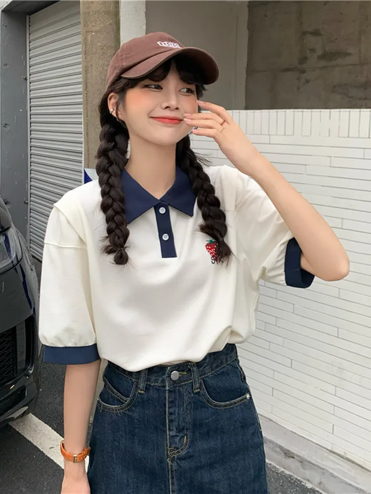 Polos kobiet yuqi kawaii haft truskawkowy krótki rękaw Studentka Koreańska swoboda luźna dziewczyny noszą kołnierz polo tshirts 230330