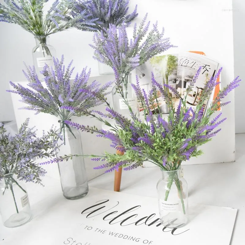 Fiori decorativi Lavanda Fiore artificiale Viola Decorazione di nozze romantiche Sfondo Fagotto finto Sposa con giacinto