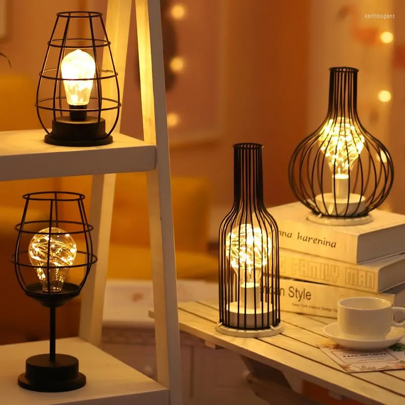 Lampes de table Creative LED Fer Lampe Bouteille De Vin Décanteur Veilleuse En Verre Évider Café El Décoration de La Maison