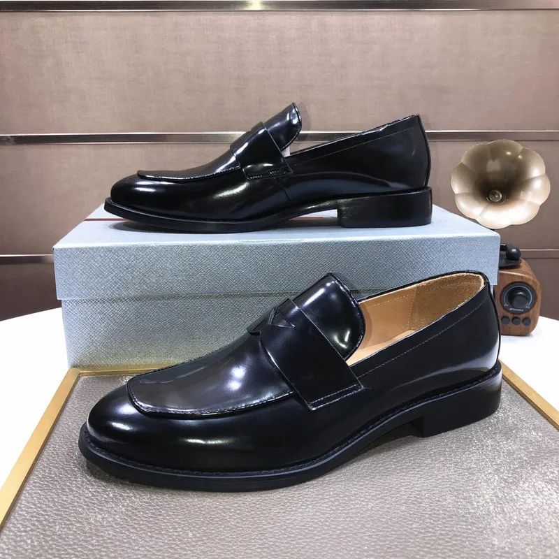 Men's Dress Shoes Men Leather Business Suit Shoe Brand Versatile and upscale Genuine Leather Four Seasons Shoes