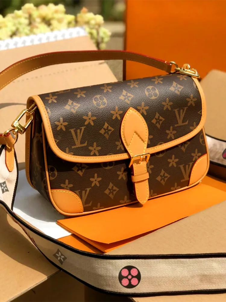 Lv messenger bag price shop