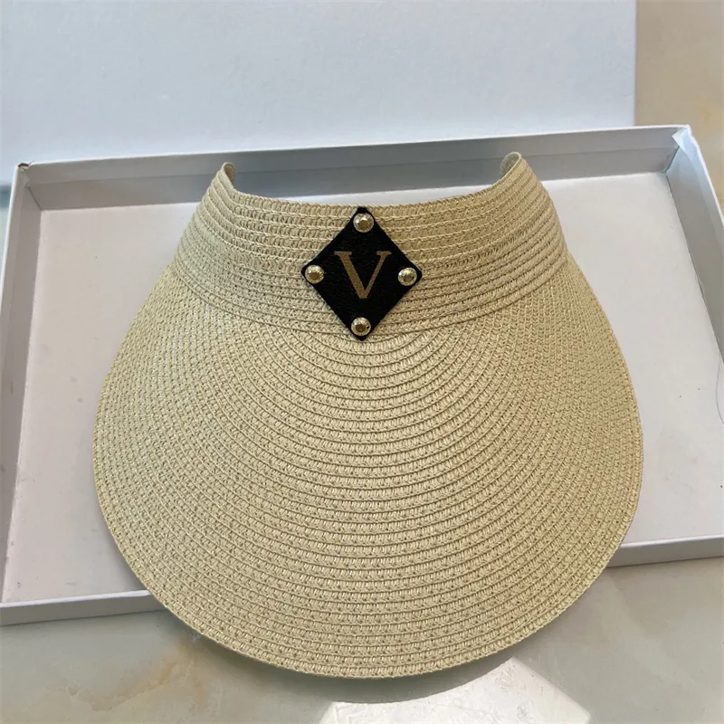 Visiere di paglia di moda Uomo Donna Designer di lusso Cappelli a secchiello per unisex Estate Casual Vacanza Spiaggia Parasole Cappelli da sole regolabili