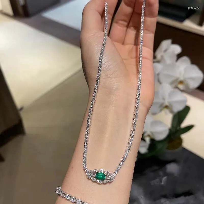 Hänghalsband högkvalitativ silverfärg lyximiterad smaragd stenhalsband glänsande geometrisk för kvinnor smycken bröllop gåva