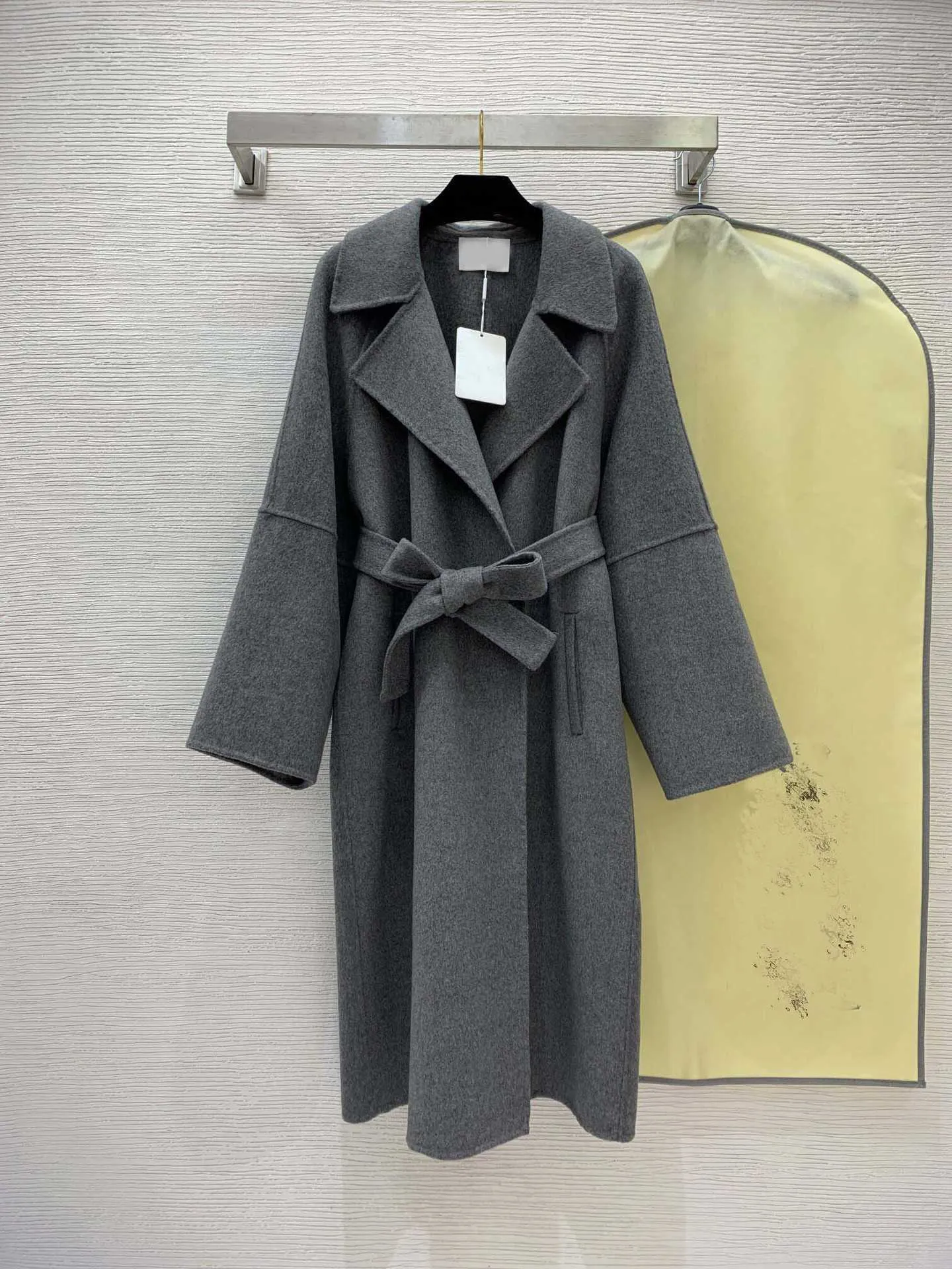 Damen Trenchcoats Herbst Winter Damen Designer Langer Trenchcoat Stil Wollstoff Revers Knopfleiste Mittellange Ärmel Mantel Staubbeutel Marke