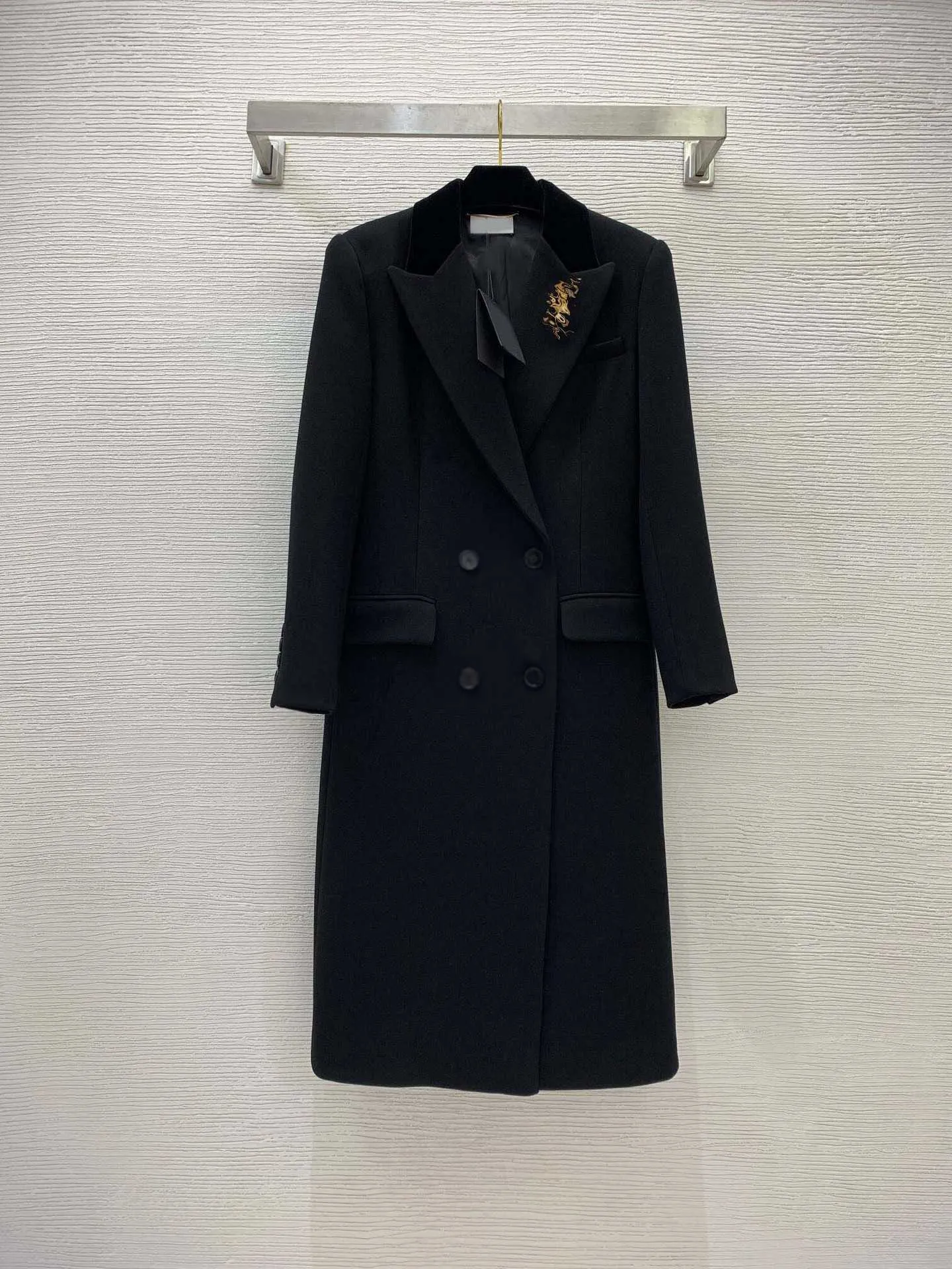 vrouwen designer lange trenchcoat verdikte stof zwaan fluwelen kraag lange mouwen pak kraag stiksels modieuze wollen jas logo merk desig kleding