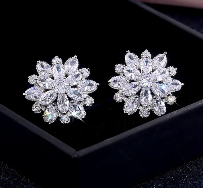 Charm Exquisite Zircon Snowflake Stud Earrings For Women Shiny Rhinestone Crystal Flowers Earring GC2004