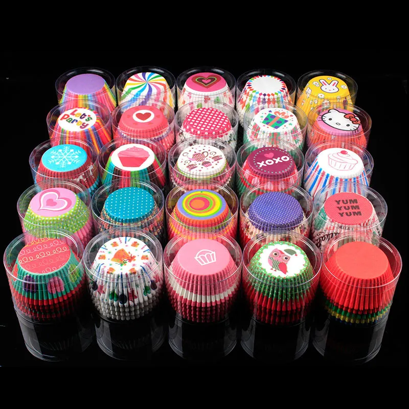 Revestimentos coloridos de cupcakes papel arco -íris xícaras de assadeira de papel cupcakes embalagens de xícara de bolo de bolo para bolas de bolo, muffins, cupcakes e doces 100pcs