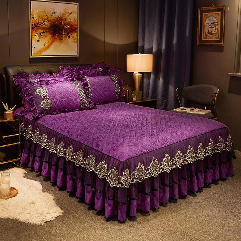 Säng kjol europeisk sängkläder med gummiband Royal Style Purple Velvet tjock spets sängkläder linnor kuddväskor 230330