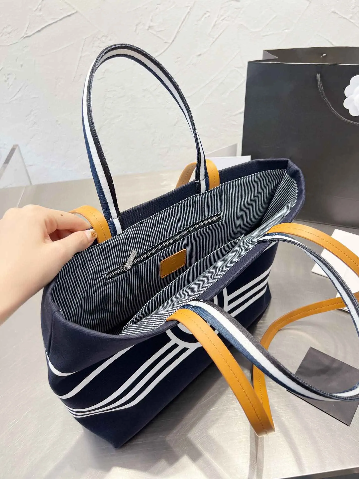 Designer Women Vintage Striped Denim Beach Bag Classic Summer Outdoor Handbags Large Capacity Shopping Tote Bags with 2 Straps